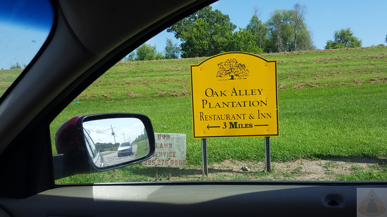 oak-alley-plantation-louisiana_25123310358_o.jpg